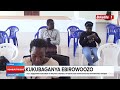 agabuutikidde enkyuukakyuuka ku budde abakugu bategese olukungaana baakukubaganya ebirowoozo