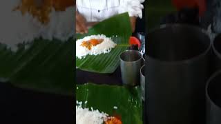 ഉച്ചക്ക് കത്തെ ചോർ  കഴിക്കുന്നെ 😘