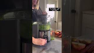 Make fresh, healthy juice in just seconds with this juice extractor! #whoawaitwalmart #newyeargoals