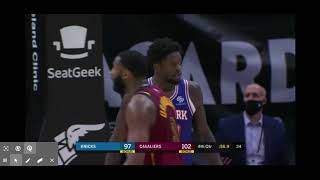 Julius Randle runs into traffic and finishes with HUGE Dunk ON DRUMMOND!!