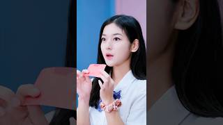 Mindblowing Lipstick Hack in Class! 💄🤯 #linhchihihi #messyclassroom #schoolcrush #schooldrama