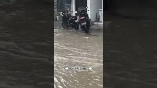 HOW TO CROSS THE RIVER? | 🌊 #bali #rainseason #indonesia #storm