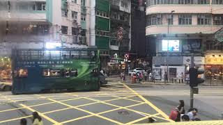 【香港】2階建て路面電車が一気に4台も通過していく風景