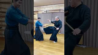 逆胴受け蹴り Gyaku-dōukegeri: Asayama Ichiden Ryu Shunjō Staff Kata