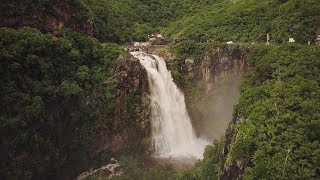 La ravine des Trois Bassins en crue après le cyclone Dumazile