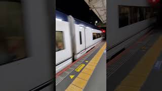 京成高砂駅｜スカイライナー（京成電鉄2代目AE形電車AE1）特急通過。R6/12/1（東京都葛飾区）SKYLINER Keisei-Takasago Station Tokyo JAPAN TRAIN