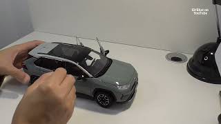 Toyota RAV4 1:18 diecast model car unboxing