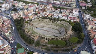 L'anfiteatro Flavio di Pozzuoli visto dal drone