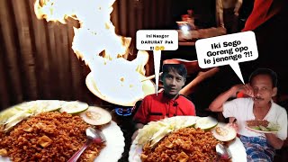 Masak Nasi Goreng DARURAT Di Desa || Teknik Flambe (🔥) Kamera men Kaget !!! (😂)