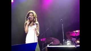 Amy Winehouse -  Me & Mr Jones Live Florianópolis