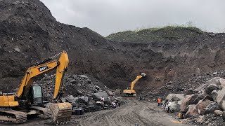 Extreme Sand Mine: Dangerous❗❗ Excavator Loading Dump Truck Under Rocky Cliff - Daily Mining Movie