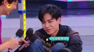 《快乐大本营》钟楚曦cut :“军中小花”柔软度惊人 Happy Camp【湖南卫视官方频道】