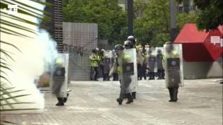 Autoridades venezolanas reportan al menos cuatro detenidos en choques tras marcha