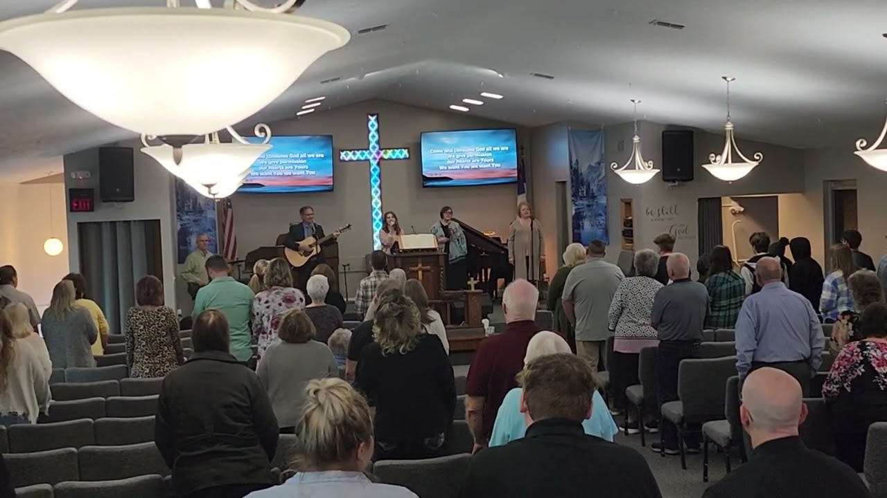 Praise And Worship At 14th Ave Gospel Mission Church - YouTube