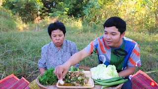 อ่อมไก่ใส่ผักชีลาว อร่อยจนข้าวหมดกล่อง - [28/11/2019]