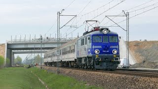 (4K) EP07-482 z transportem wyłączonych z ruchu wagonów na modernizację w Mińsku Maz. | Cisie