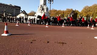 （イギリス）警察と近衛兵が乗馬していた