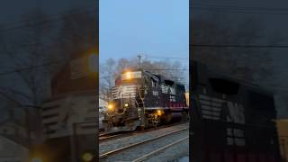 NS 5657 GP38-2 leads CR MA01 with a SAAHC hornshow at Piscataway (2/14/24)