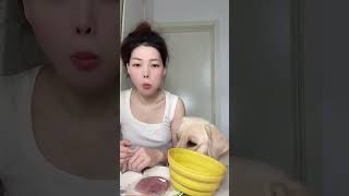 🐶：吃不下别硬撑！ 狗子成精了 一人一狗俩逗比 逗乐段子 抖音动物图鉴 抠门养狗人