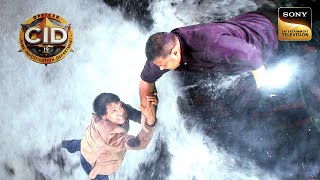 क्या Daya बचा पाएगा Abhijeet को झरने में गिरने से? | CID | Full Episode