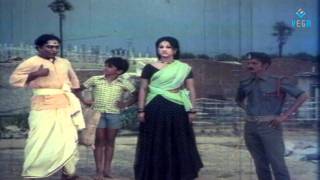 Iddaru Iddare - Manjula Cheats Sobhan Babu