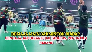 REMAJA DIKEC4M, DIDAKWA BIAD4P KETIKA PERLAWANAN BADMINTON DENGAN PEMAIN LEBIH BERUSIA