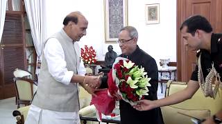 President Mukherjee receives Diwali Greetings from VVIP's