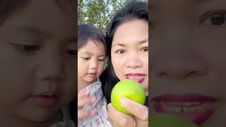 Gusto ng iba Na pumitas Ako At Kainin para mapatubayan ko na Hindi Peke ang Apple Sa likod ko #short