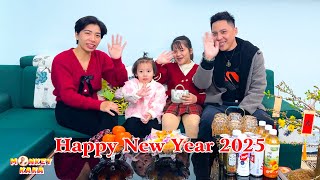 Diem and Quynh and their family send New Year wishes to fans