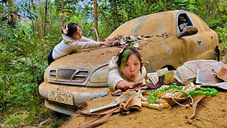 Girl discovers abandoned car with lots of money and ancient coins inside after falling down mountain