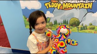 Mia Builds a Bear at Teddy Mountain!