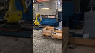 Press brake with robot cell Gasparini