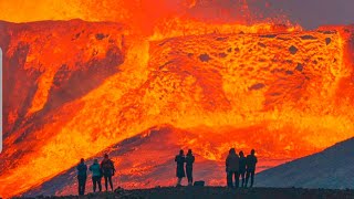 HUGE LAVA FLOWS LEAVE PEOPLE IN AWE-MOST AWESOME VIEW ON EARTH-Iceland Volcano T