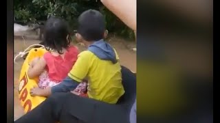 Petugas Evakuasi Lansia \u0026 Anak Balita Korban Banjir Bandang Makassar dari Atap Rumah