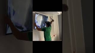 Mexicano rompe televisor