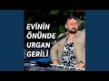 Evinin Önünde Urgan Gerili