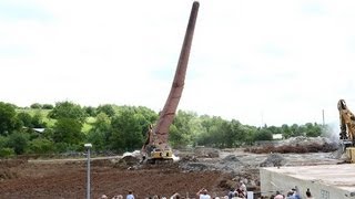 **SPEKTAKULÄR** 42m Schornstein mit Bagger flachlegen, Waiblingen-Beinstein, 2013-06-14