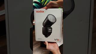 Godox V1 Pro Unboxing