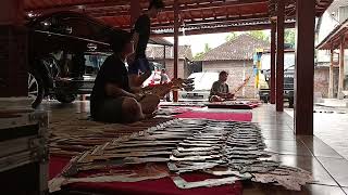 Bongkar Pasang Wayang Simpingan Pak Kangko (Maaf ada Manusia Kakehan Polah)