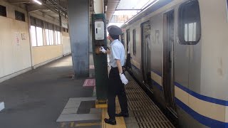 横須賀線西大井駅での車掌動作４