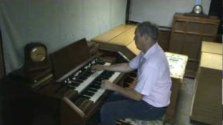 Hammond E organ. Heaven Came Down From Glory Filled My Soul