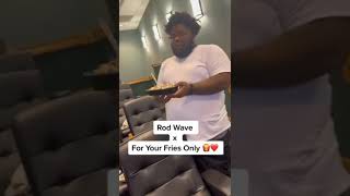 Rod Wave Tries Out A Fan's Food And Give Him His Honest Opinion 👨‍🍳🍟