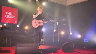 Ed Sheeran - Shivers LIVE in Amsterdam at The Cube Q-Music 4K 05/10/2021