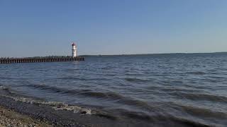 🌊 Relaxing waves near the St. Lawrence River in Lachine