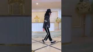 😱OMG 😳 Have you ever fallen like this? #shorts #michaeljackson #moonwalk #dance  #viral #fyp #mj