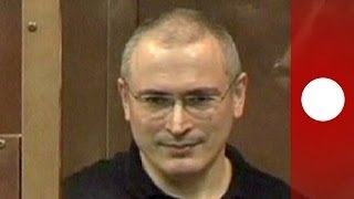 Kremlin critic Mikhail Khodorkovsky out of prison after pardon by Putin