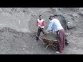 digging sand cliffs from the right and left of the cliff