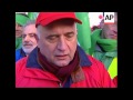 Thousands at rally calling on gov't to raise benefits in line with prices, wages
