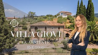 Stone farmhouse with olive grove, vineyard, and high-quality finishes – Arezzo