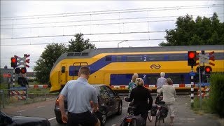 Spoorwegovergang Boxtel // Dutch railroad crossing